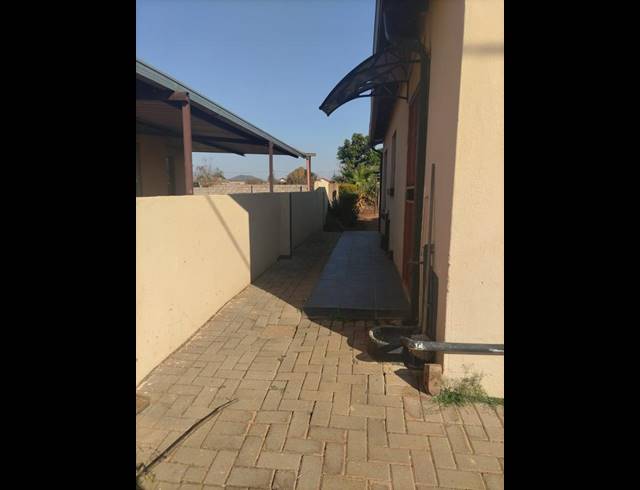 2 BEDROOM HOUSE FOR SALE IN SOSHANGUVE XX